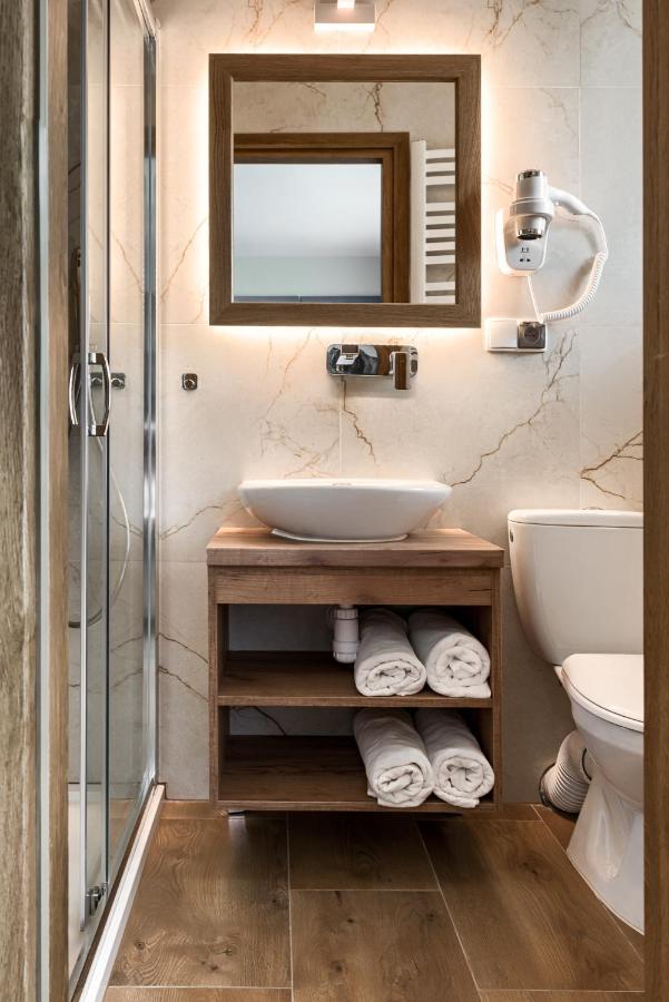 Double or Twin Room,1257153361:JPEG